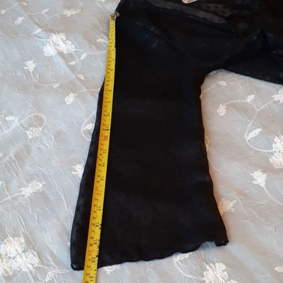 LAKE MATLEYsize S blouse the color black - Picture 7 of 8